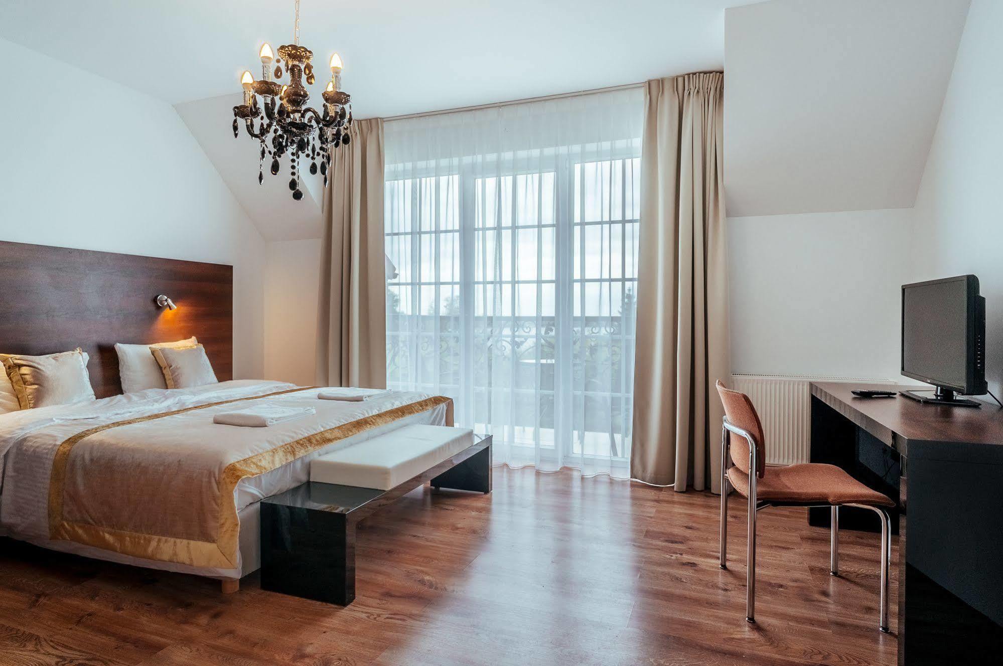 Apartamenty M&M Mikołajki エクステリア 写真