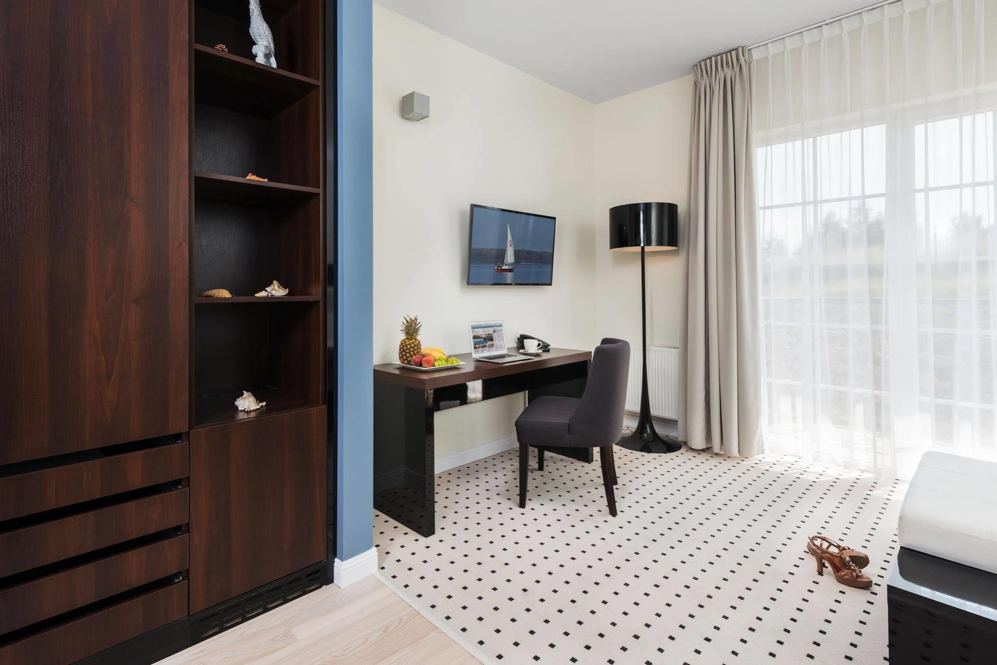 Apartamenty M&M Mikołajki エクステリア 写真